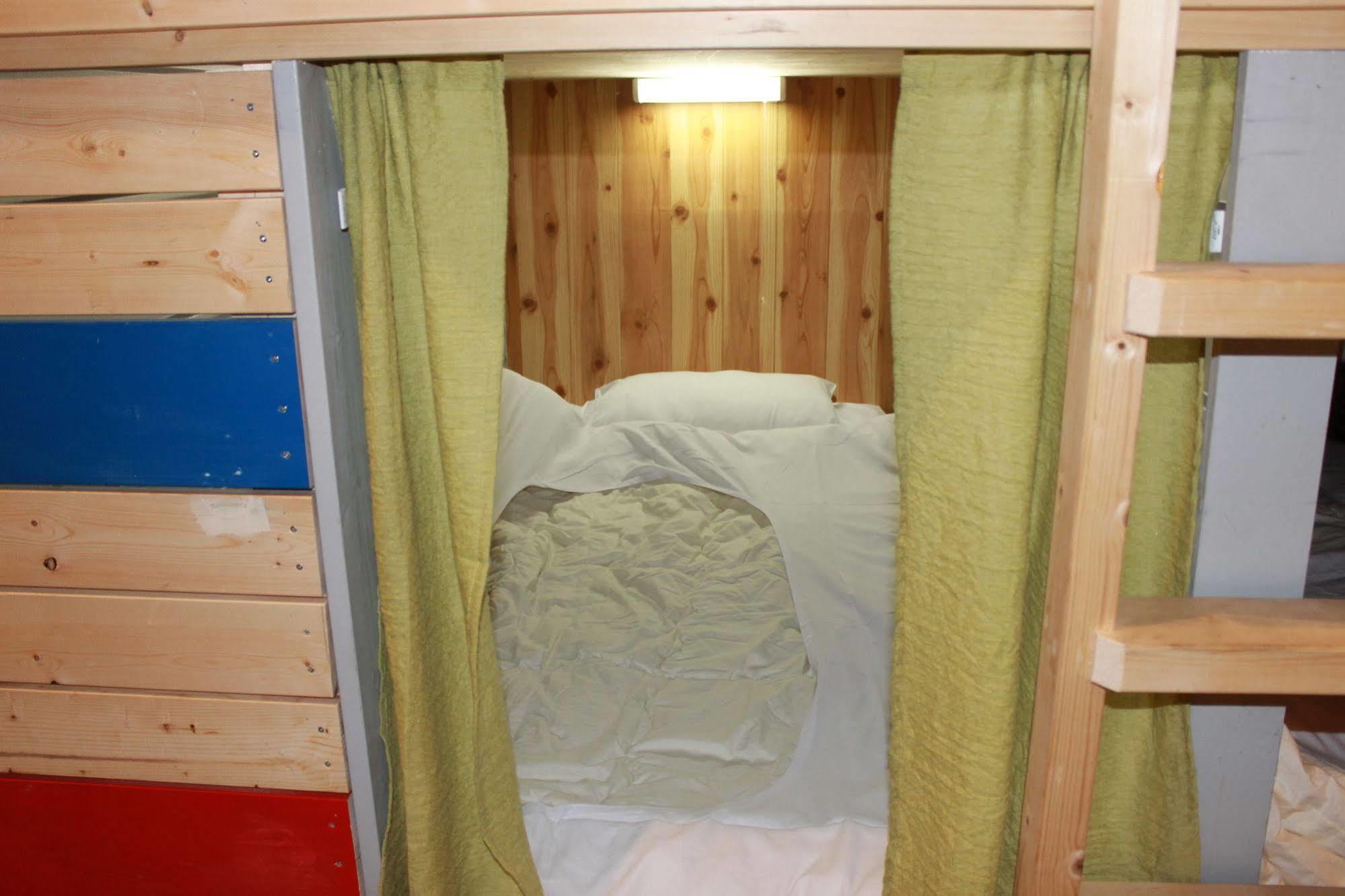 Hostel Azalea Tōkyō Extérieur photo